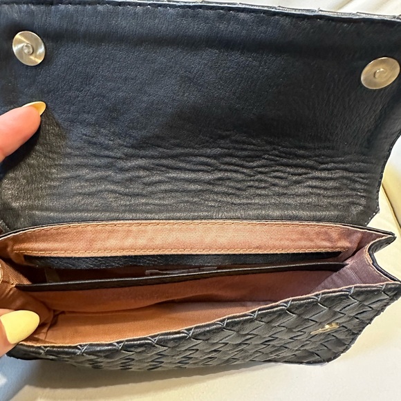 NWT Mandrn Black Ziggy Woven Leather Crossbody Bag - Picture 4 of 5